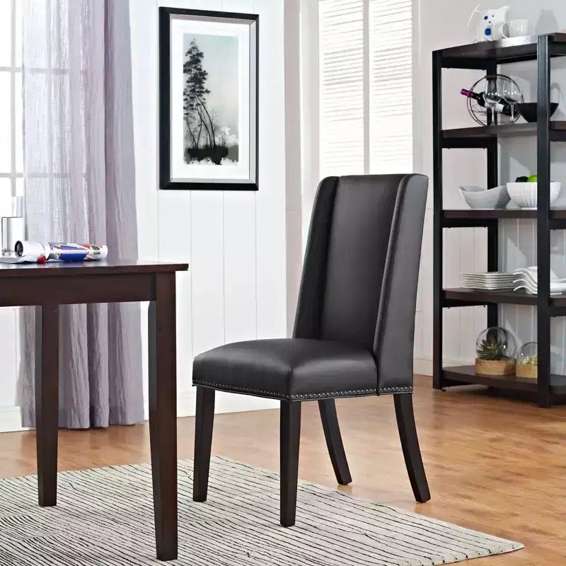 Chaise de salle à manger Baron en vinyle noir