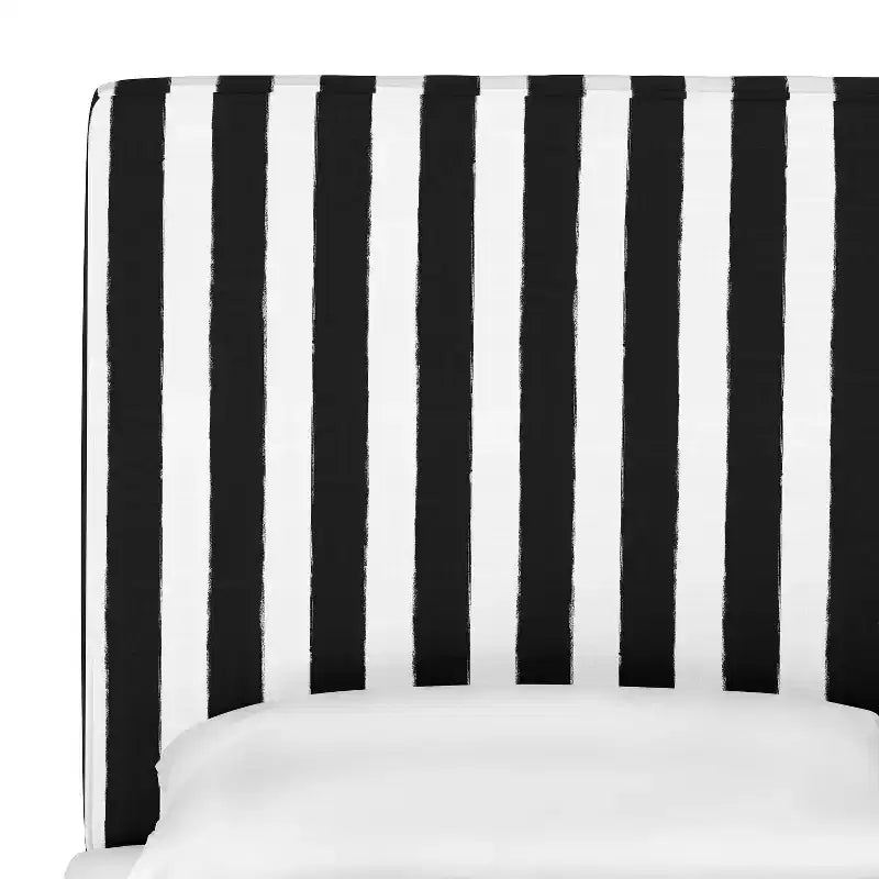 Lit avec coutures passepoilées Harper de Skyline Furniture